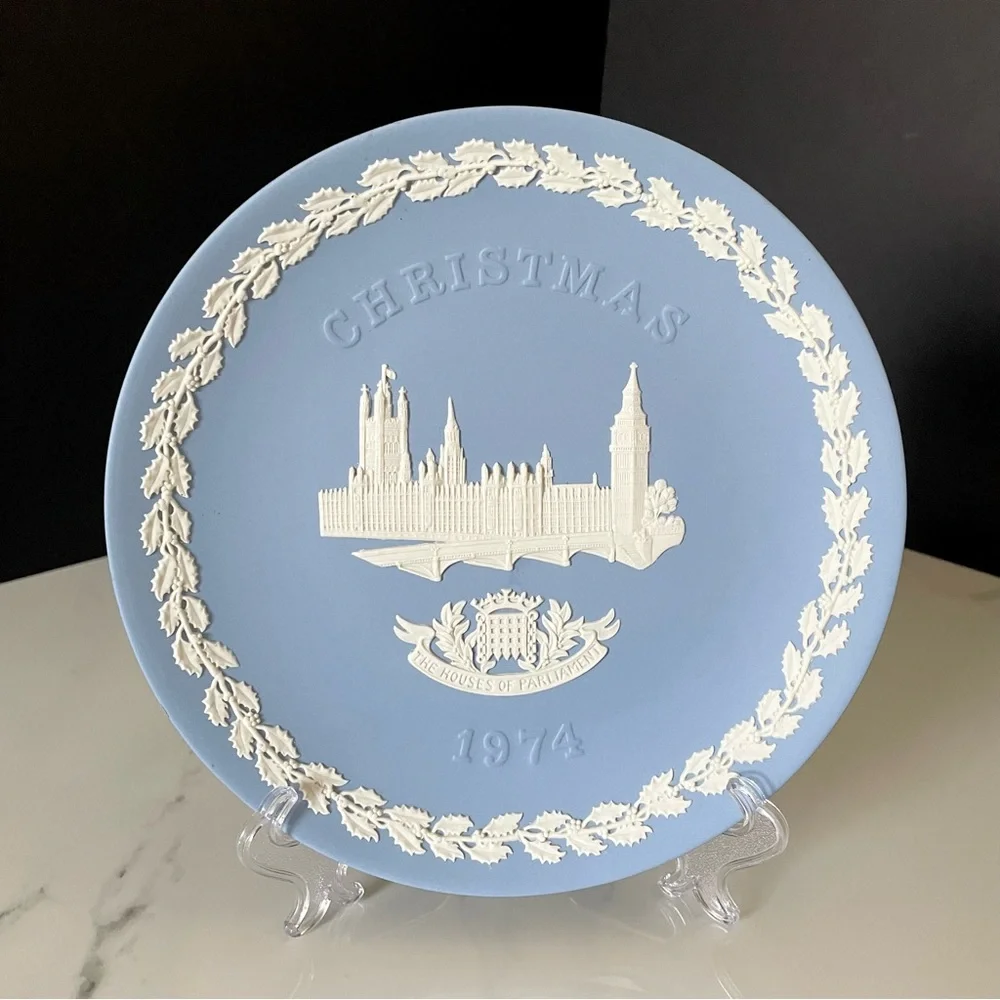 Christmas 1974 The Houses of Parliament Plate by Wedgwood
